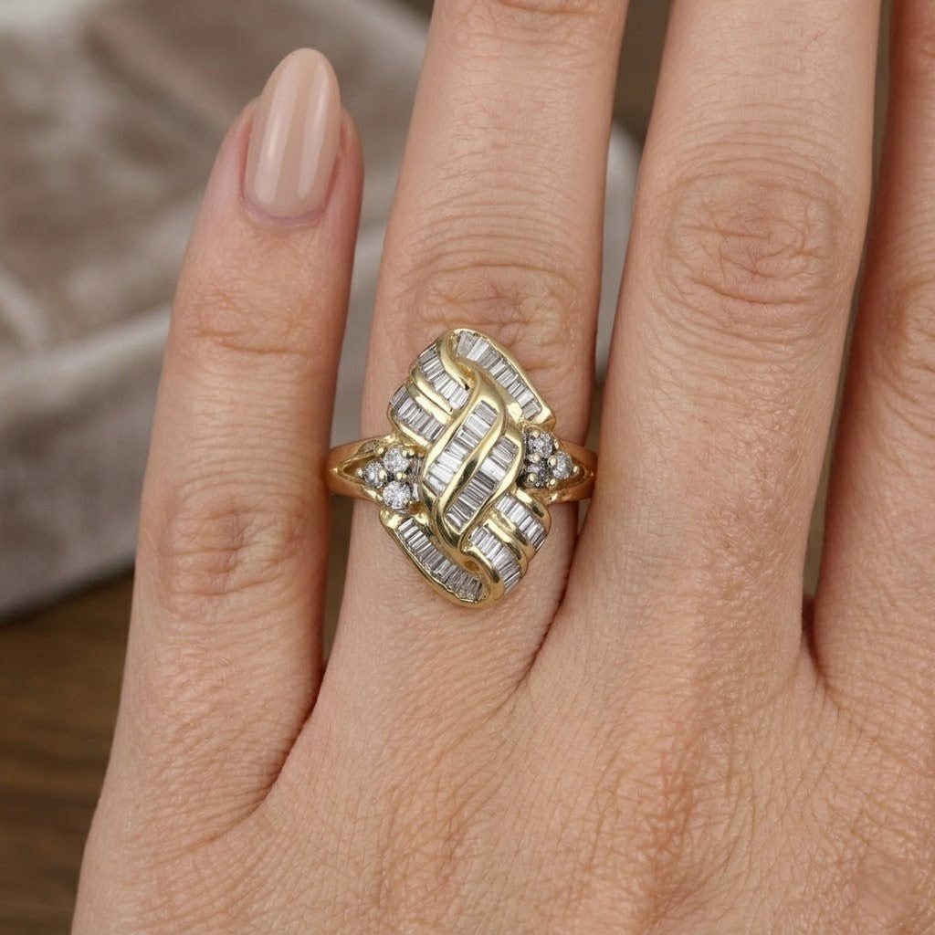 Anello da donna in oro giallo e oro bianco 18 carati