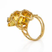 Anello in Oro Giallo 18 carati con pietra sintetica