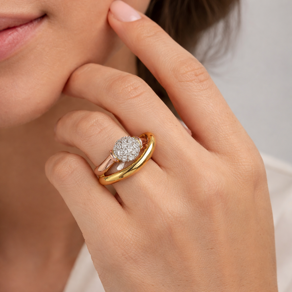 Anello in Oro Giallo , Oro bianco , Oro Rosa 18 carati con n 22 Diamanti