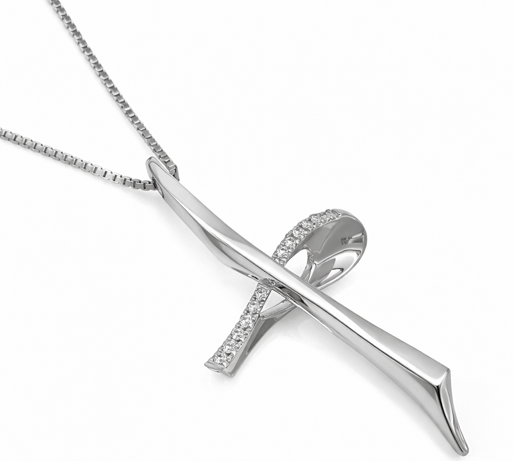 Elegantwhitegoldpendantwithdiamonds.png