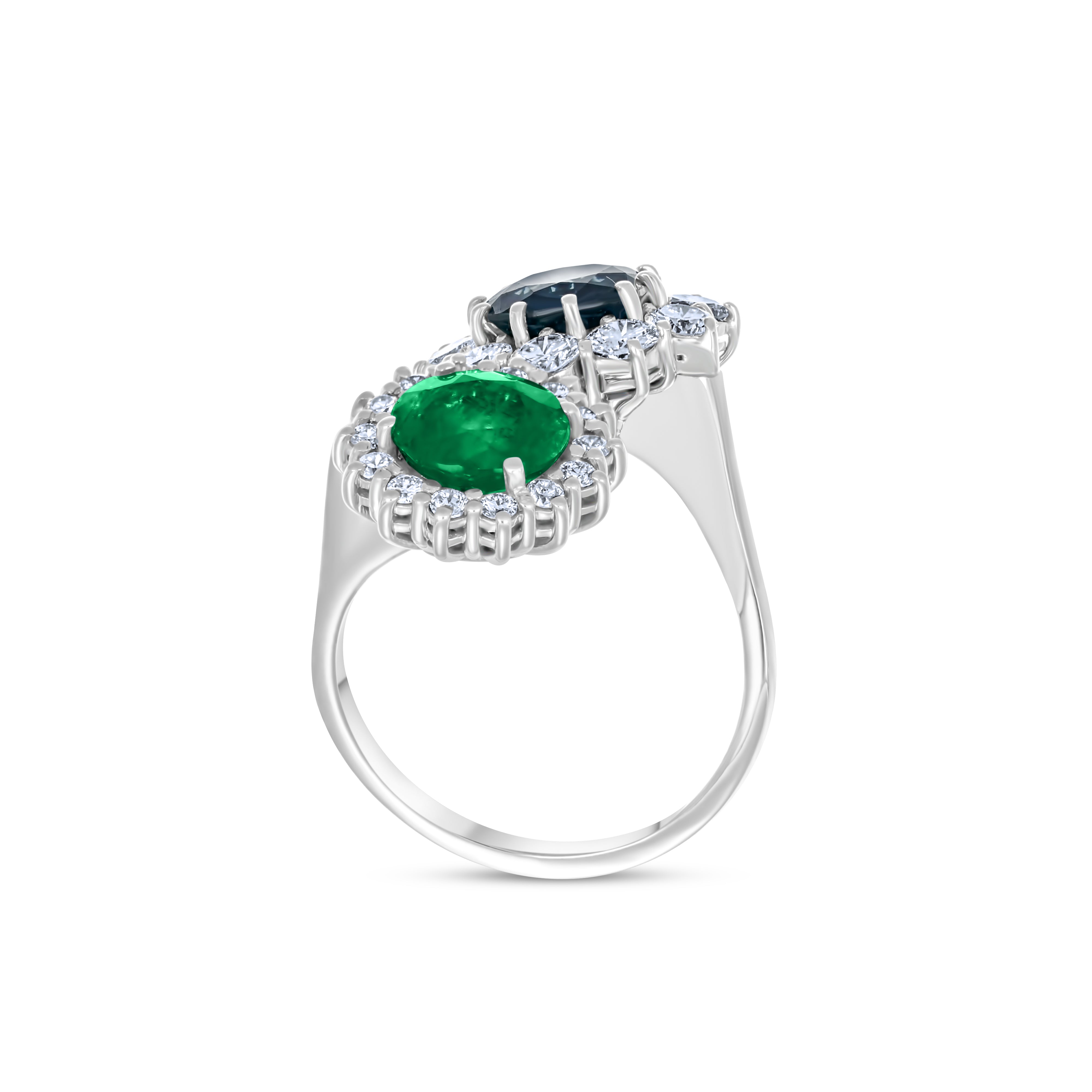 Anello - 18 carati Oro bianco - 5.75ct. tw. Smeraldo - Zaffiro