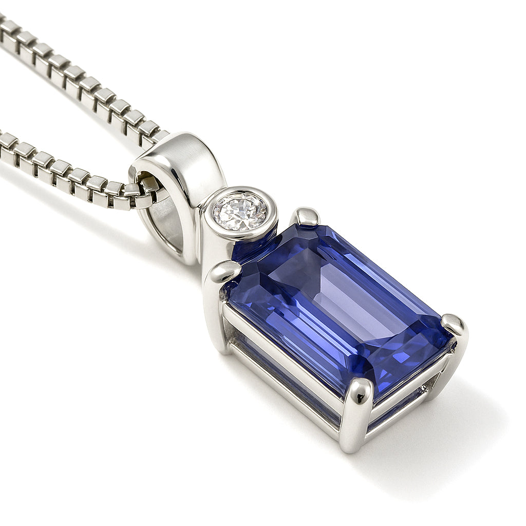 Collana con Ciondolo in Oro Bianco 18 carati con Tanzanite e zircone