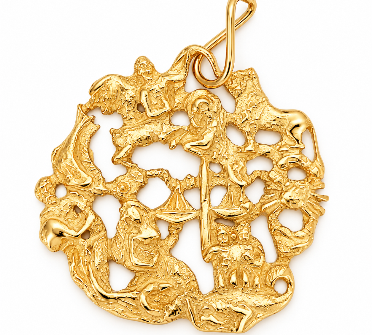 SculpturalGoldMedallionPendant.png