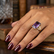 Anello da donna in oro giallo 18 carati con ametista