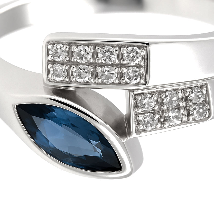 Anello - 18 carati Oro bianco - 0.64ct. tw. Zaffiro - Diamante