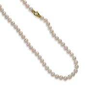 Collana di perle Akoya coltivate in oro giallo 18 carati
