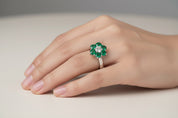 Anello - 18 carati Oro bianco - 0.58ct. tw. Smeraldo - Diamante